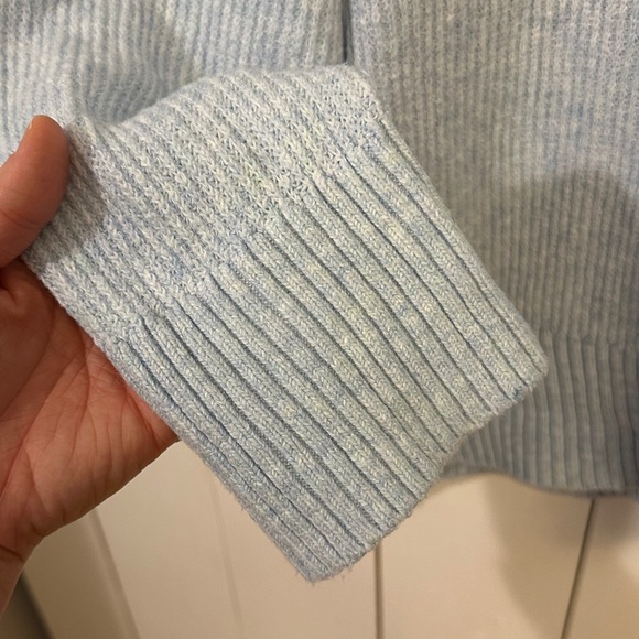Old Navy Soft Blue Knit Sweater - Picture 3 of 3